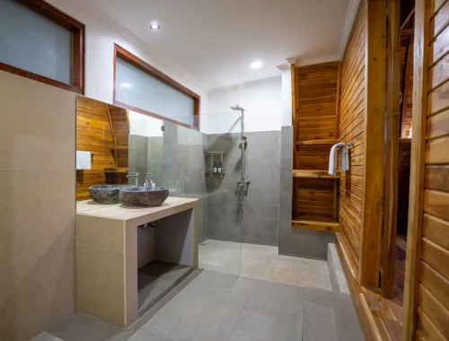 Calm Rehab Facility - Bathroom